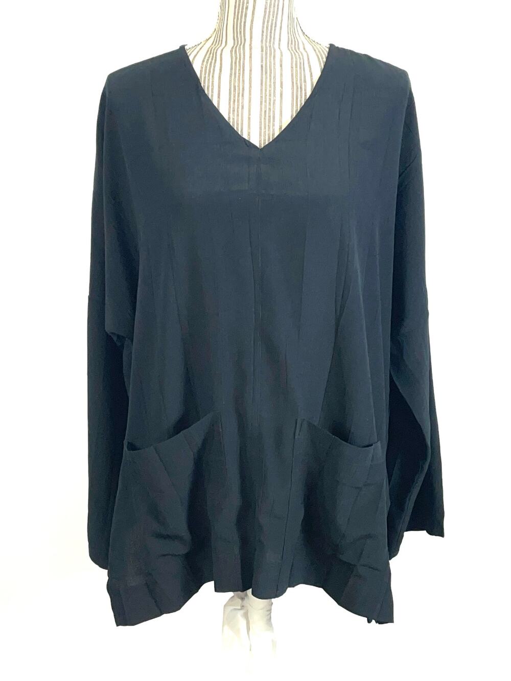 Babette Black Crinkle V Neck Pullover Lagenlook Tunic Top Pockets Size Medium